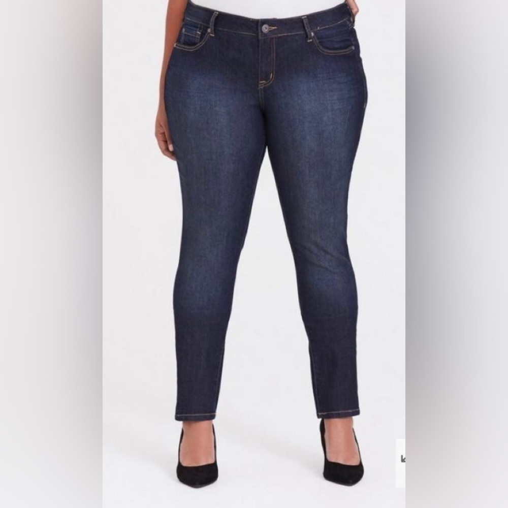 Torrid Curvy Super Stretch High-Rise Jean Size 18R Plus Med Wash Stretch Casual